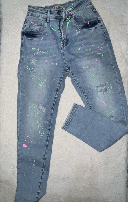 Дамски дънки с красив дизайн и уникално мека материя