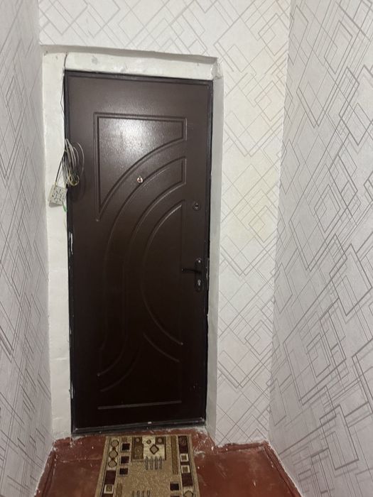 Chirchiq 8-mikr 2 xonali kvartira 56m² remont bilan