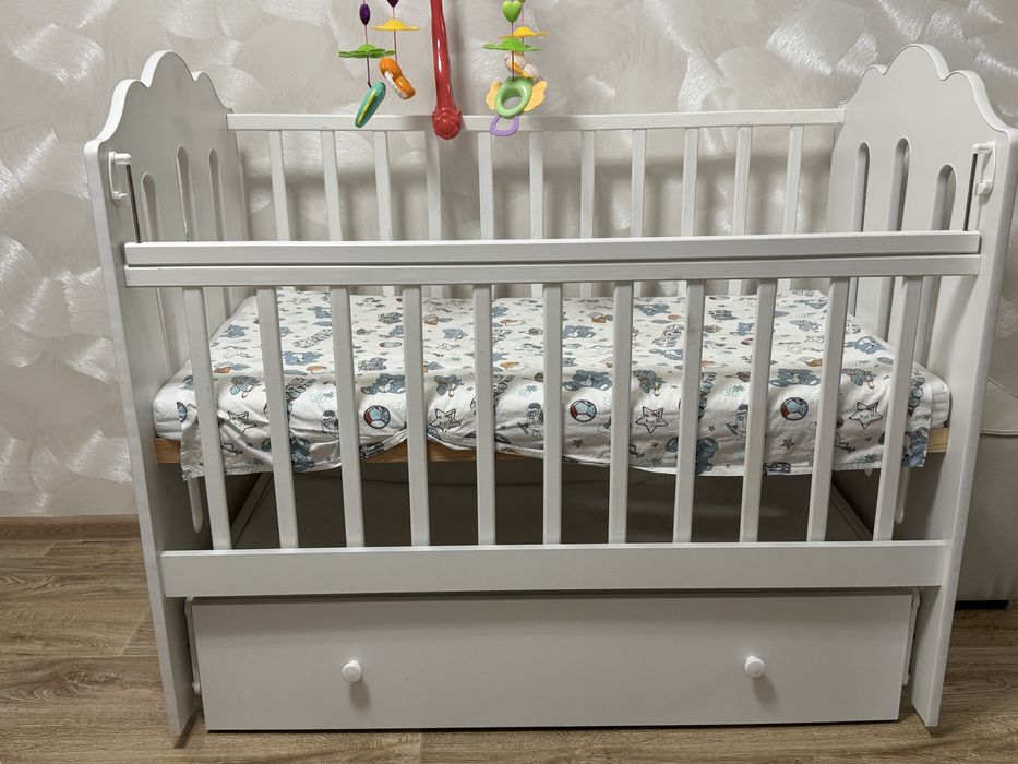 Продам детский манеж с комодом