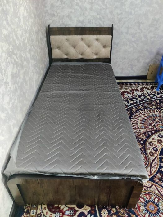 Yangi bitta kishilik karavot