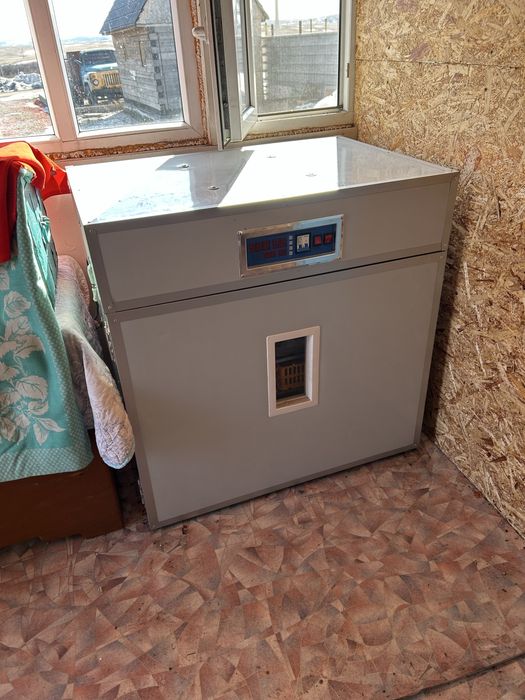 Инкубатор бизон 528