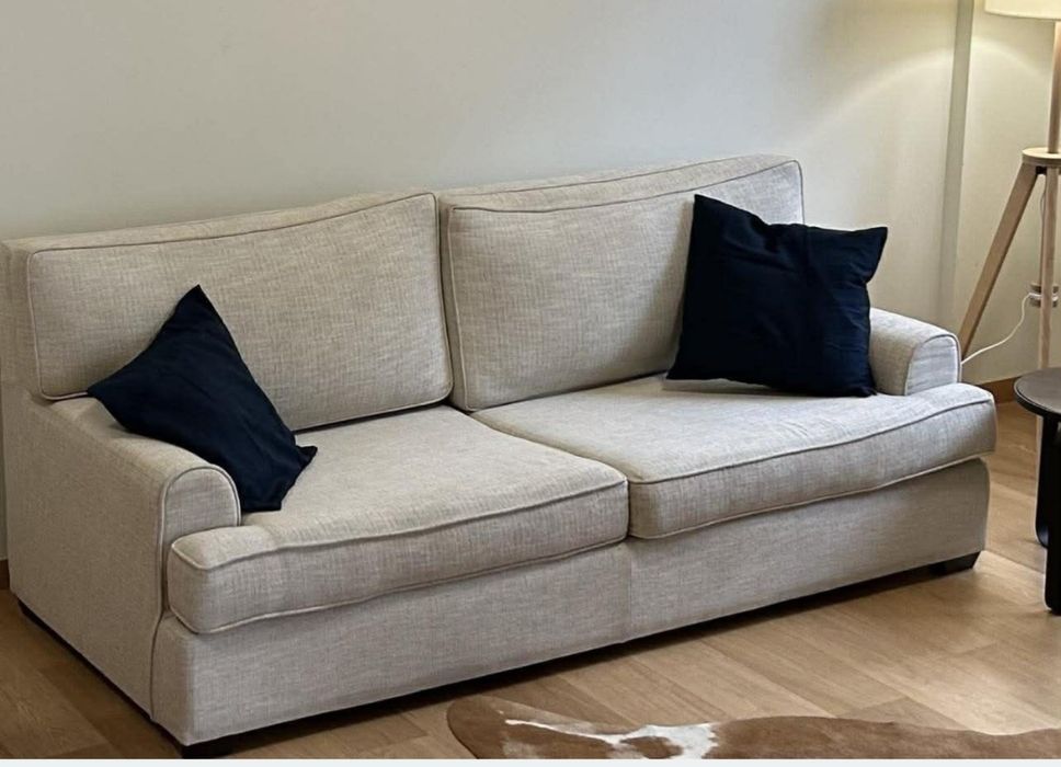 Запазен диван с вградено легло