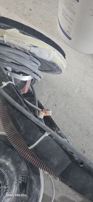 Vând girafa Flex G7 cu capuri schibabile