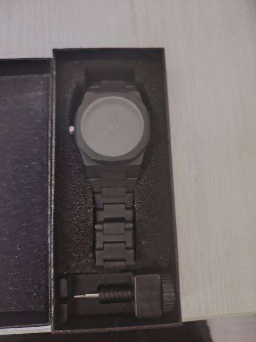 Продаю часы. Aura