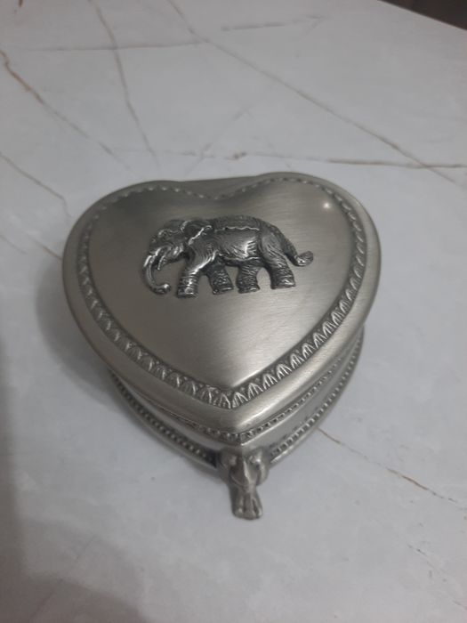 Шкатулка.    Металлический.