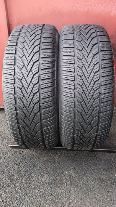 2бр зимни гуми 205/55/16 Semperit 
dot22
6.79mm
Добро състояние на гум