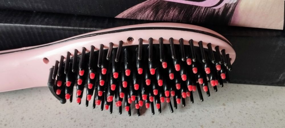 Perie electrica de îndreptat parul