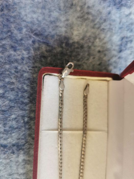 Сребърно колие с циркони