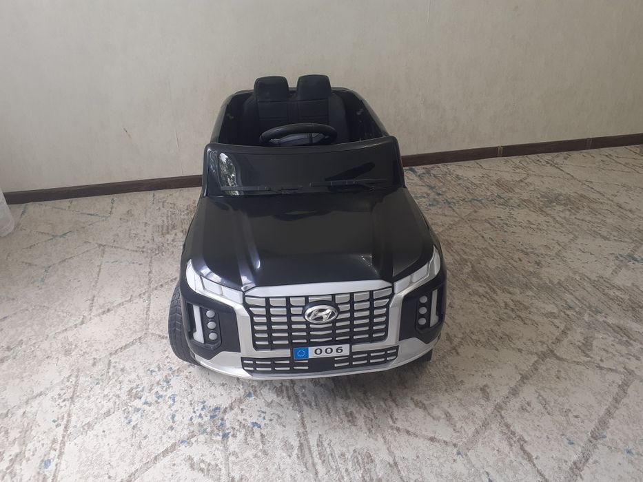 Продам детский электроавтомобиль Hyundai Palisade