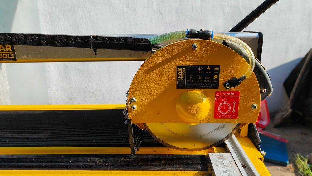 masa de taiat gresie, faianta si piatra cu apa  FAR TOOLS
