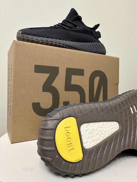 Yeezy 350 Boost - Black Cinder - marimi disponbile in descriere