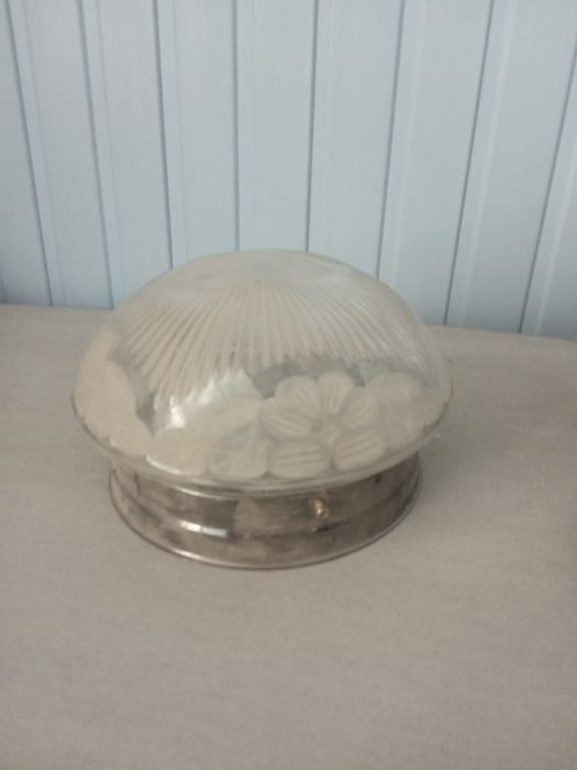 Potolochniy lampa tabletka nedorga.za 10000sum