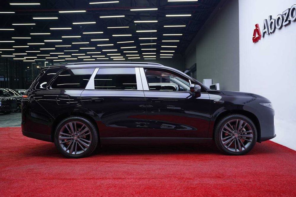 Leapmotor C16 Hybrid 3 Позится