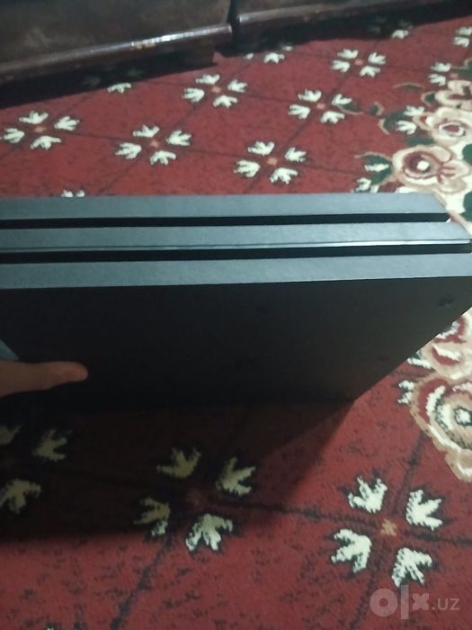 Продам PlayStation 4 Pro.