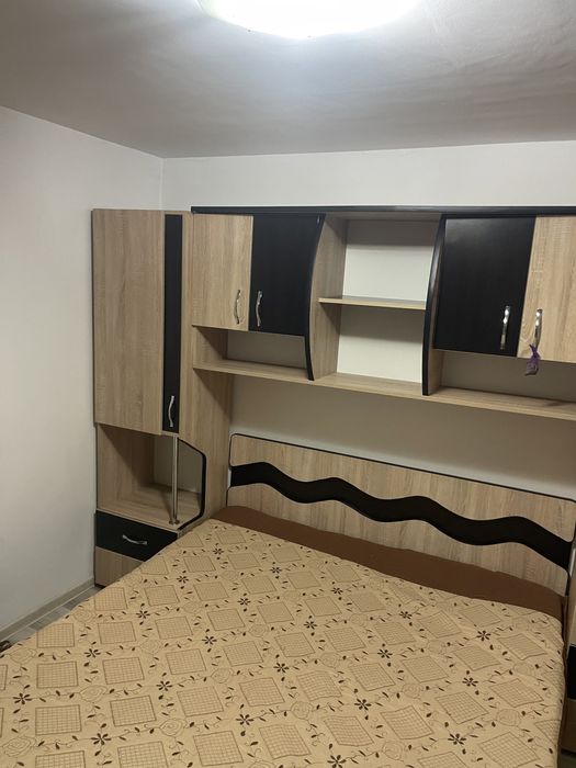 Vând mobilă dormitor