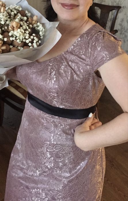 Платье б/у в отличном состоянии