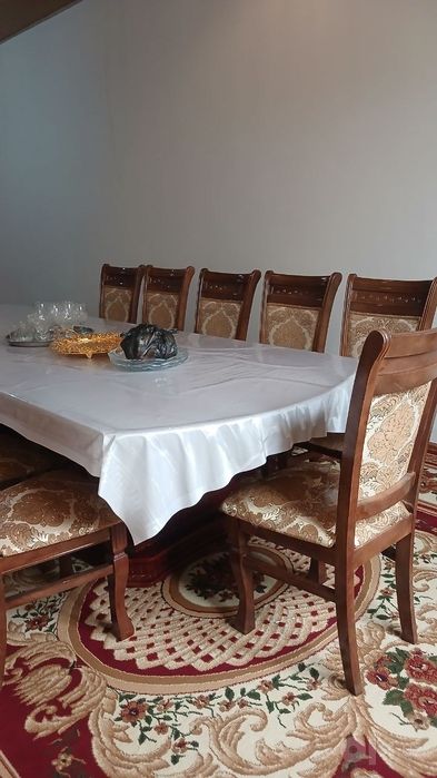 12 kishilik stol stul sotiladi