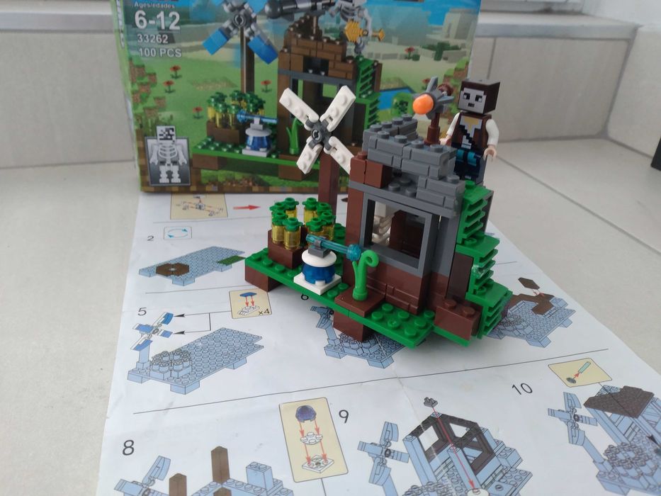 Три конструктора тип LEGO