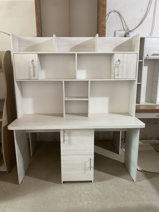 Письменный стол