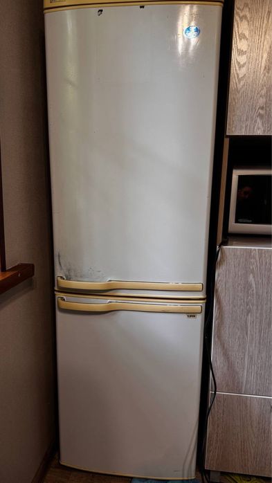 Продается холодильник samsung