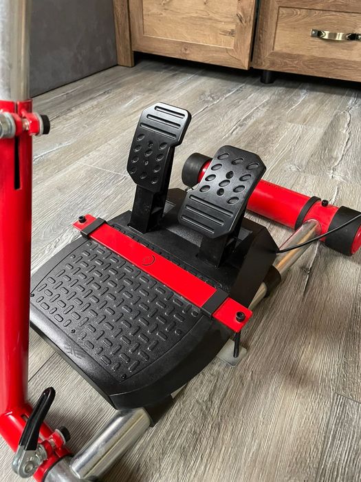 Volan ferrari xbox one + suport
700 lei