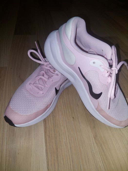 Маратонки Nike,  н. 35,5