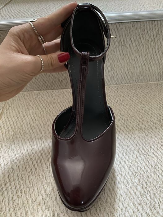 Vand pantofi cu toc / platforma CA NOI