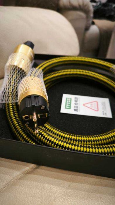 Продавам захранващ Hi-Fi кабел YYTCG