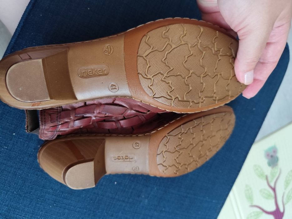 Продам фирменные босоножки!