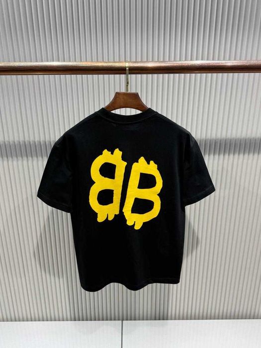 Tricou nou cu eticheta Balenciaga