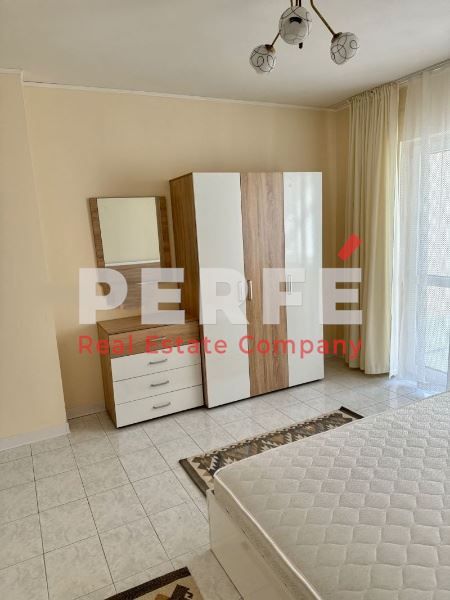 Дава се под наем Двустаен апартамент в Бургас, Лазур - 70 кв.м за 408 € - Снимка #4