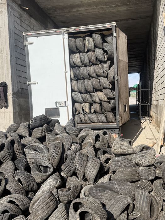 Шины 215/55/17 Goodyear