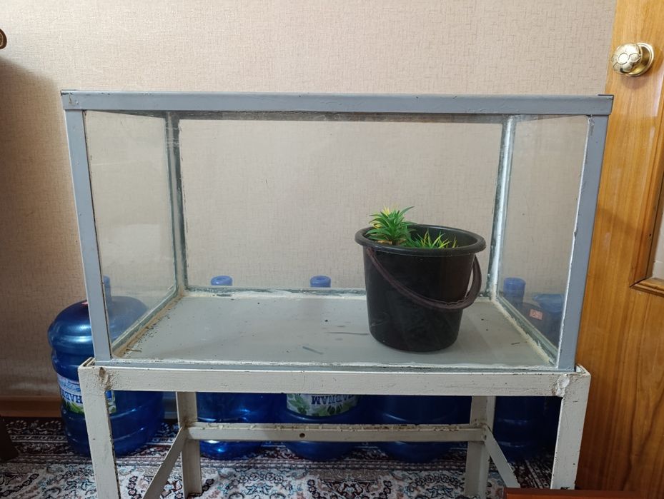 Продаётся аквариум 200 л