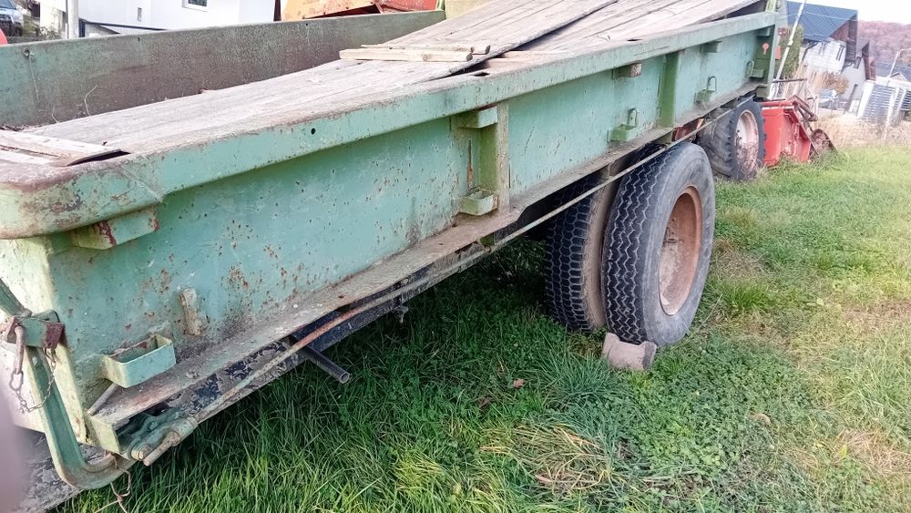 Remorca pe o axa roti duble