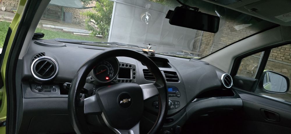Продаётся Spark Chevrolet  2015 автомат