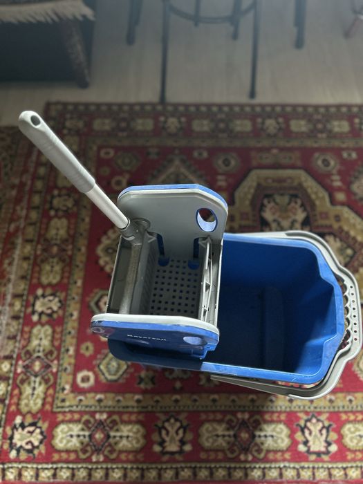 Продается ведро тележка для мытья полов