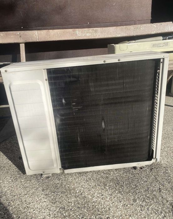 Продавам работещ климатик  Hitachi