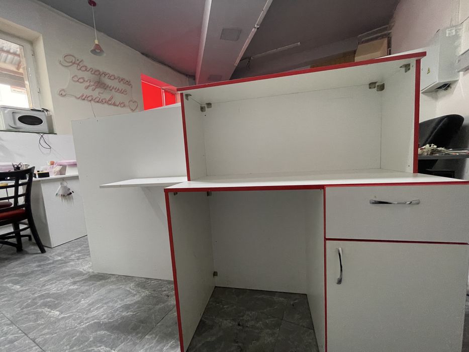 Продам рецепшн белый