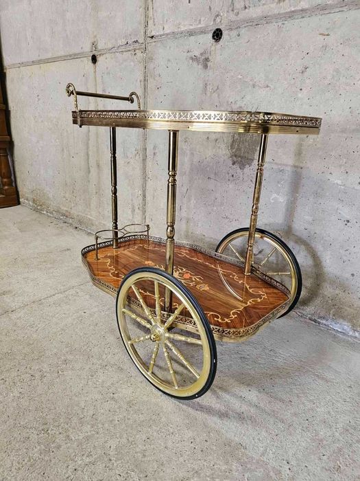 Количка за сервиране с интарзия