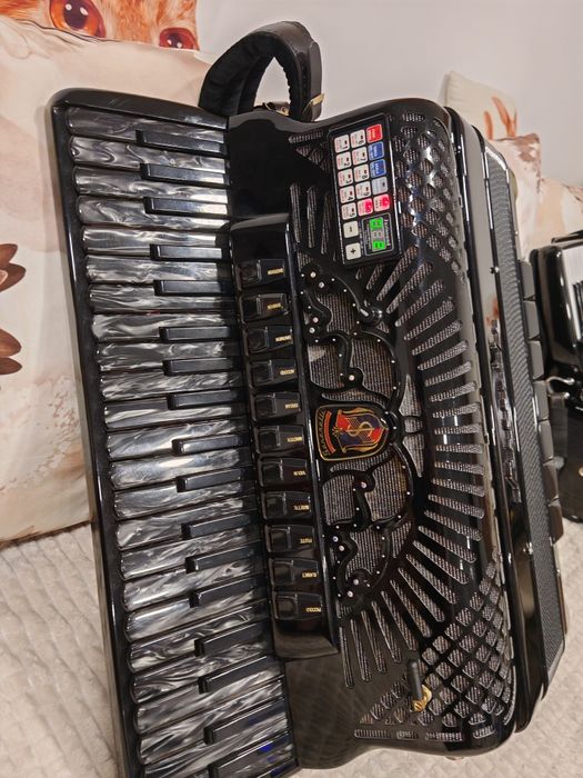 Acordeon digital cu midi și wireless Serenelli