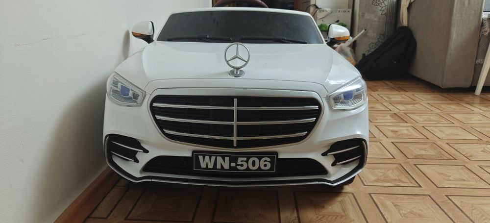 Детский электромобиль Mercedes, белый