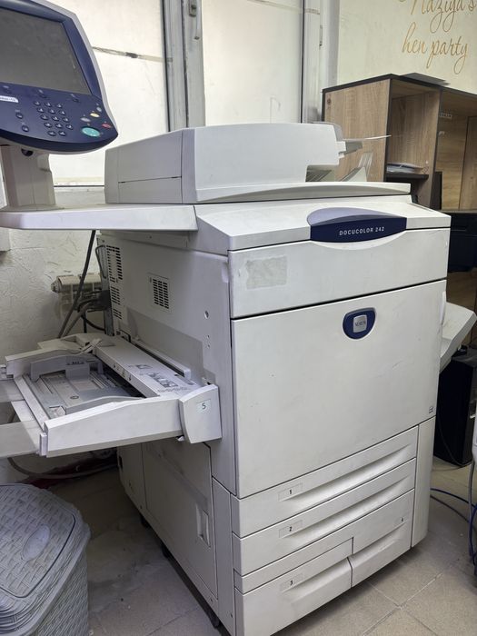 Мфу Xerox dc 242 срочно продам