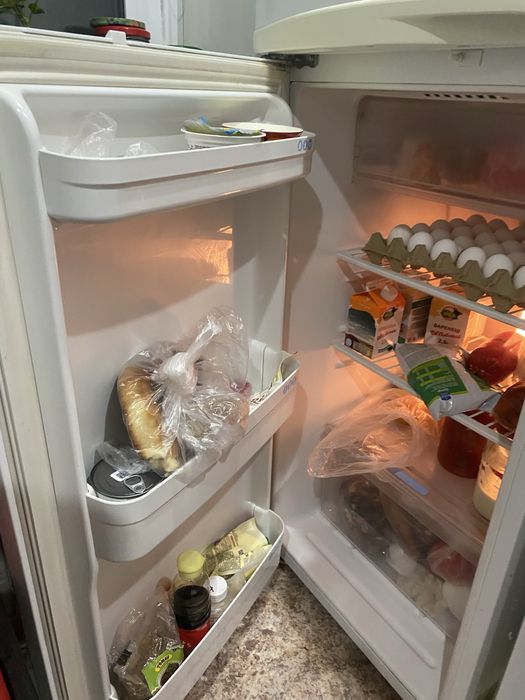 Холодильник белый