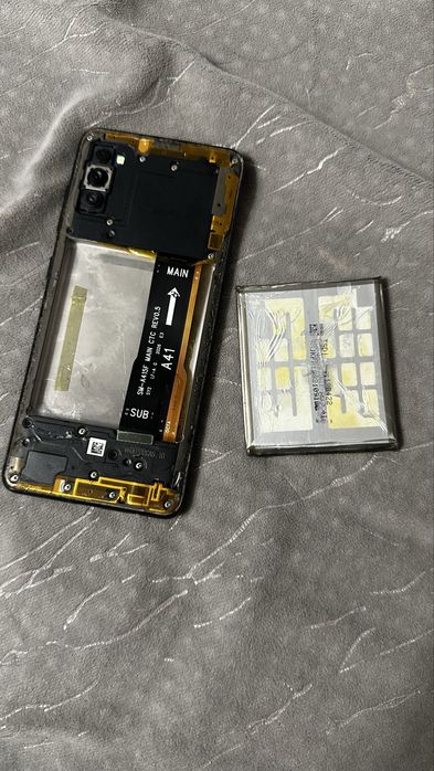 продам Самсунг А41 на детали