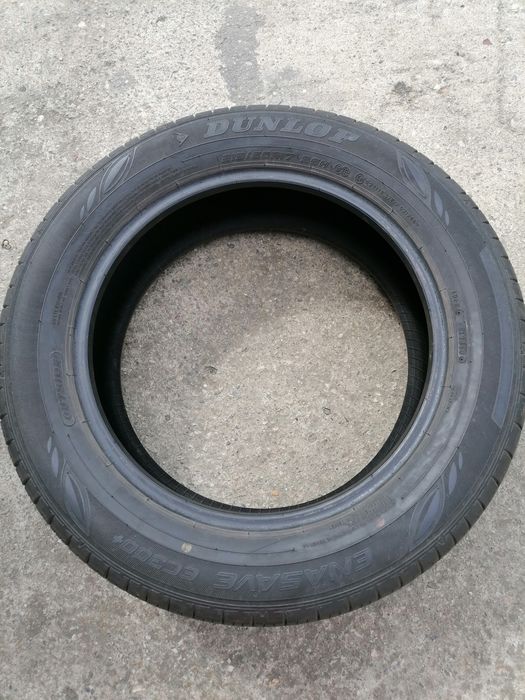 Vând 4 anvelope vară dunlop 215.60.17