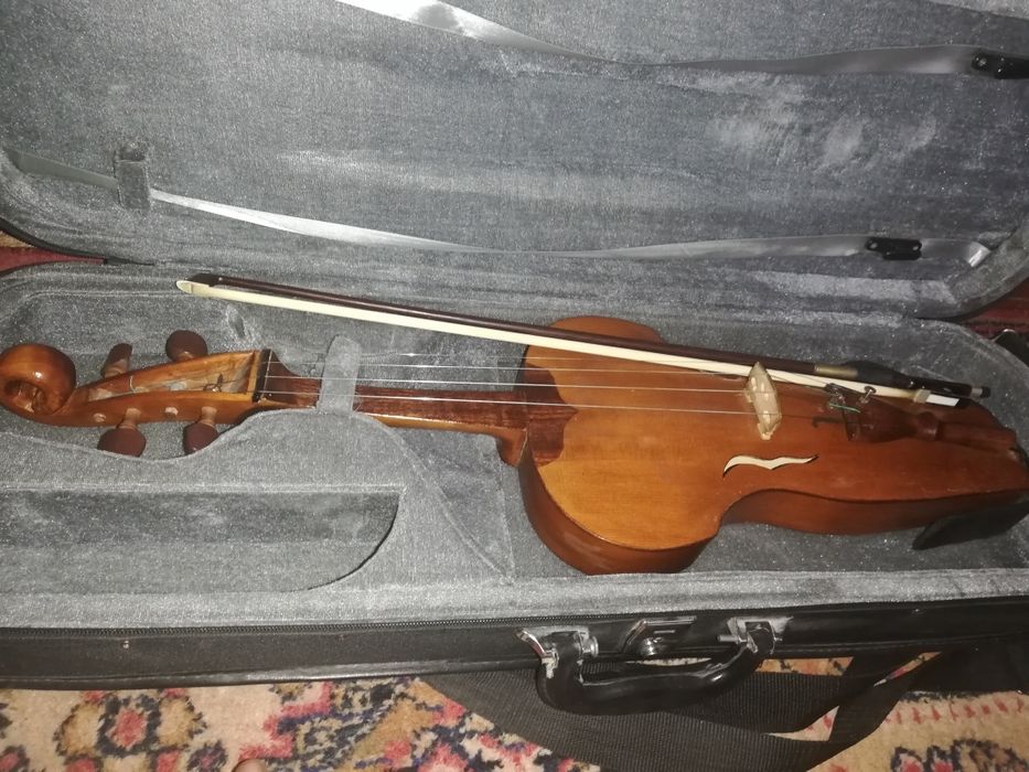 Продаётся профессиональный прима ҚОБЫЗ. Ручная работа.