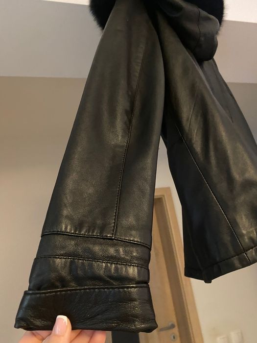 Haina din piele naturala