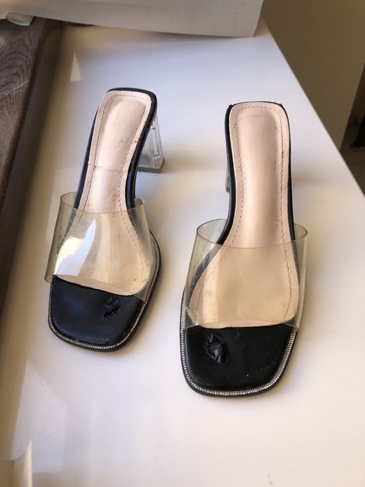 Босаножки бежевые