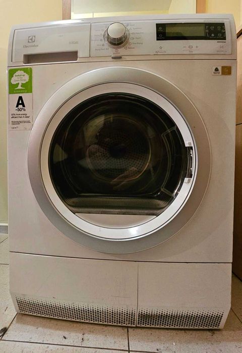 Сушелня с трмопомпа Electrolux EDH 3487RDW 8 kg