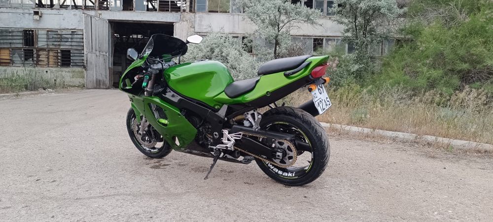 Kawasaki zx7r продам